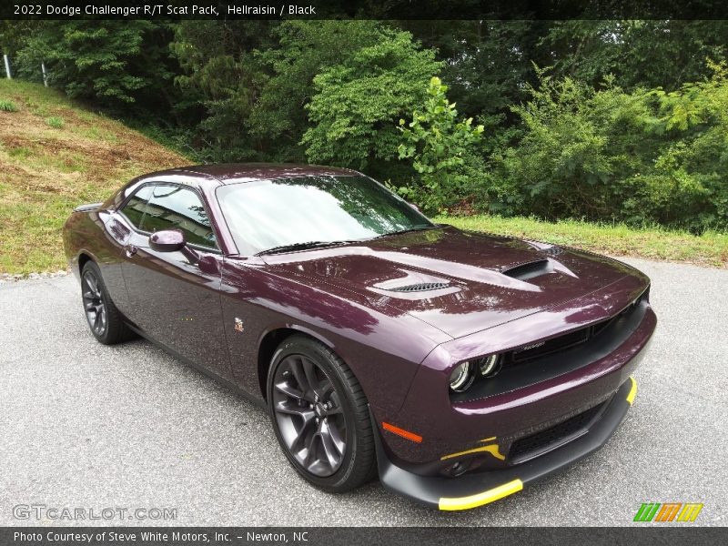 Front 3/4 View of 2022 Challenger R/T Scat Pack
