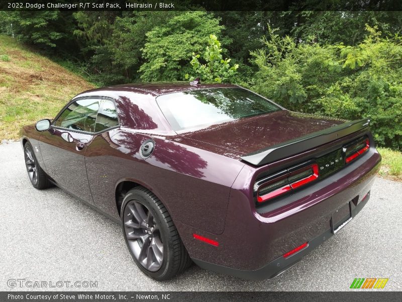 Hellraisin / Black 2022 Dodge Challenger R/T Scat Pack