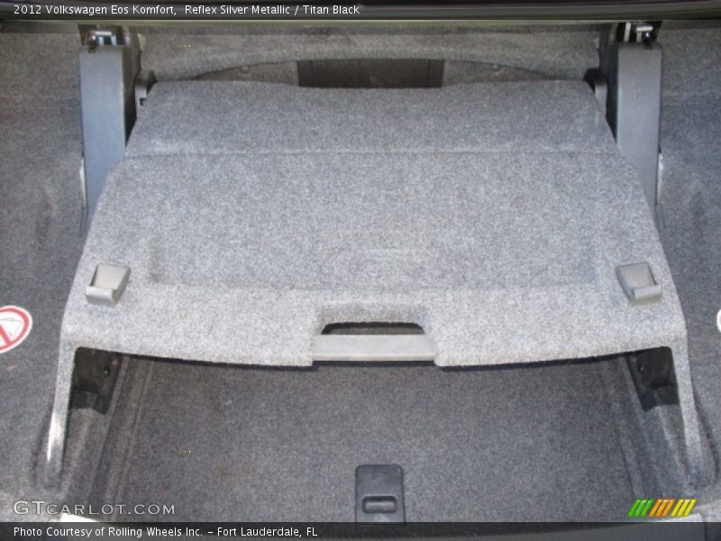 Reflex Silver Metallic / Titan Black 2012 Volkswagen Eos Komfort
