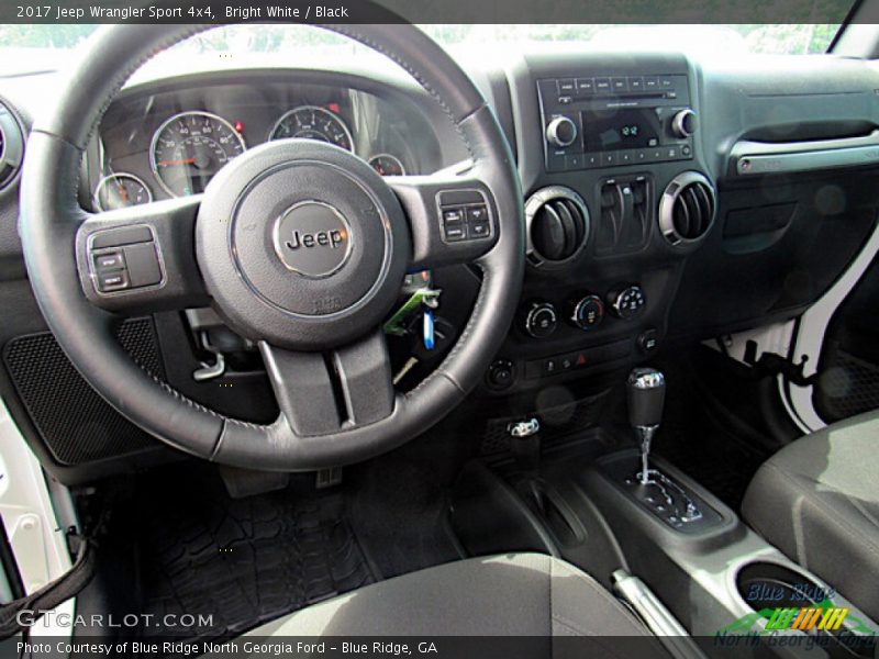 Bright White / Black 2017 Jeep Wrangler Sport 4x4