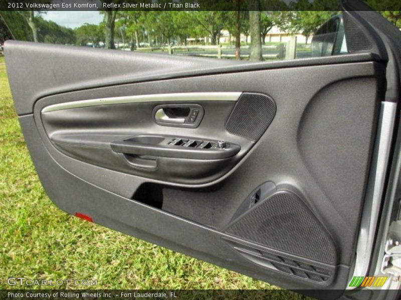 Reflex Silver Metallic / Titan Black 2012 Volkswagen Eos Komfort