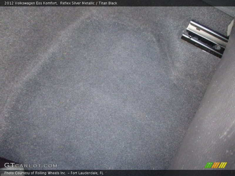 Reflex Silver Metallic / Titan Black 2012 Volkswagen Eos Komfort