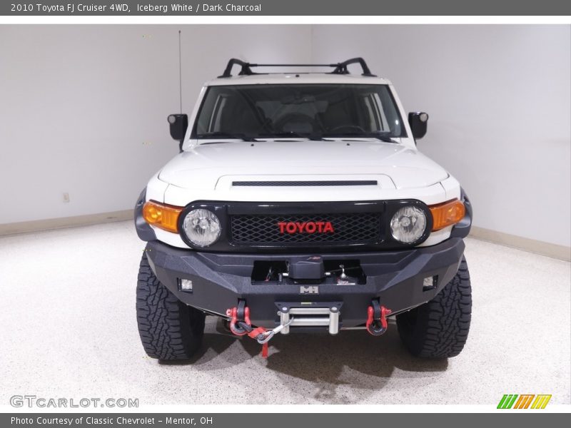 Iceberg White / Dark Charcoal 2010 Toyota FJ Cruiser 4WD