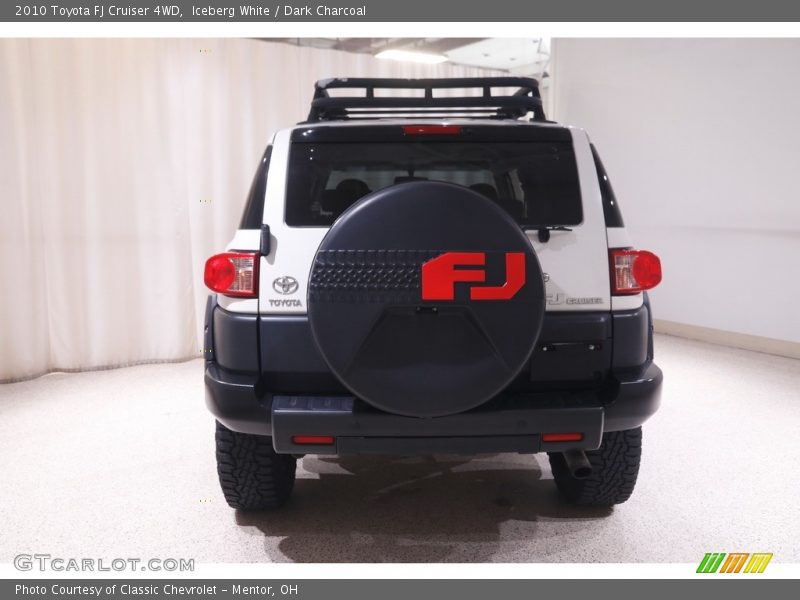 Iceberg White / Dark Charcoal 2010 Toyota FJ Cruiser 4WD
