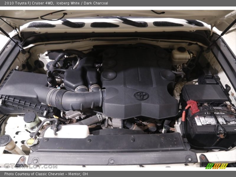 Iceberg White / Dark Charcoal 2010 Toyota FJ Cruiser 4WD