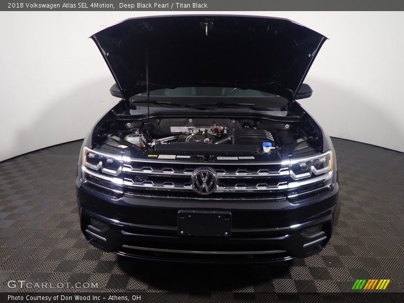 Deep Black Pearl / Titan Black 2018 Volkswagen Atlas SEL 4Motion