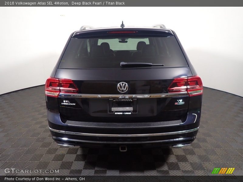 Deep Black Pearl / Titan Black 2018 Volkswagen Atlas SEL 4Motion