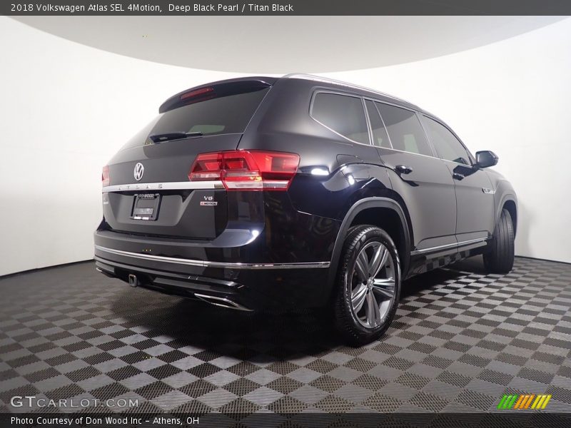 Deep Black Pearl / Titan Black 2018 Volkswagen Atlas SEL 4Motion