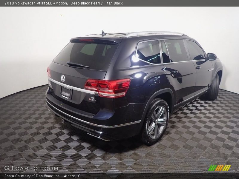 Deep Black Pearl / Titan Black 2018 Volkswagen Atlas SEL 4Motion