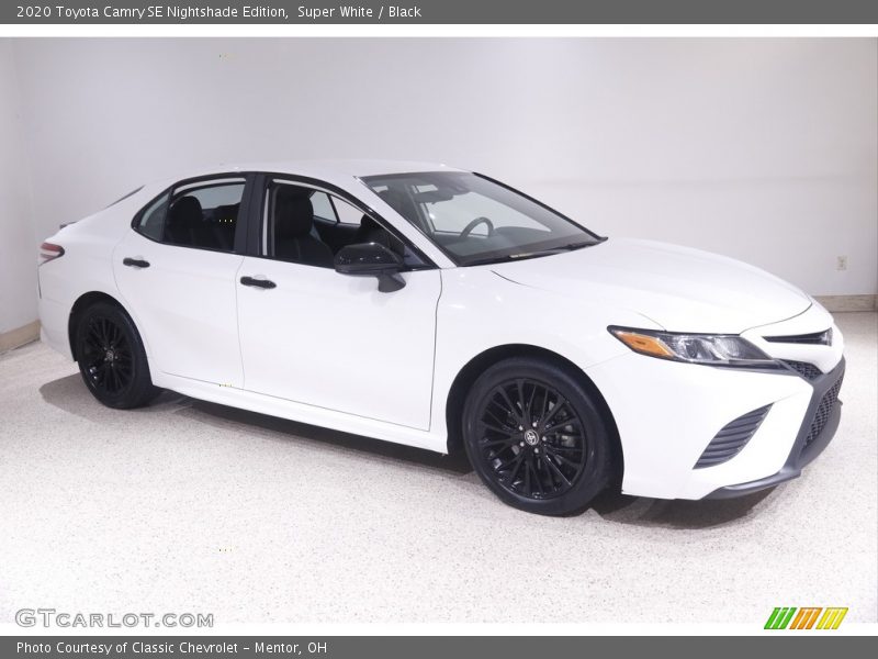 Super White / Black 2020 Toyota Camry SE Nightshade Edition