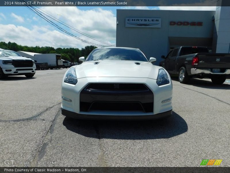 Pearl White / Black Leather/Synthetic Suede 2014 Nissan GT-R Premium