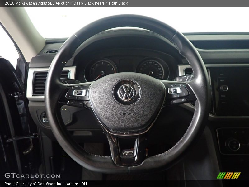  2018 Atlas SEL 4Motion Steering Wheel