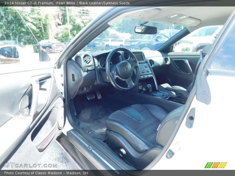 Front Seat of 2014 GT-R Premium