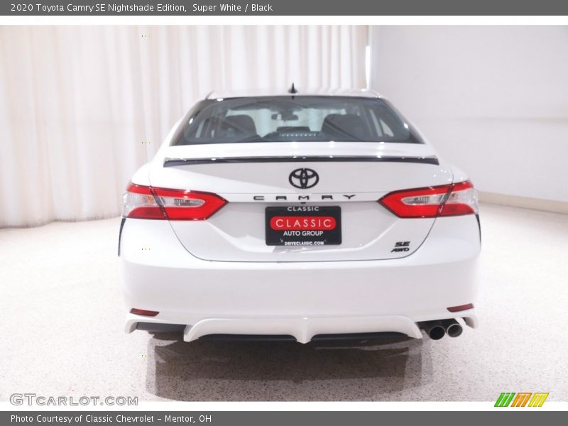 Super White / Black 2020 Toyota Camry SE Nightshade Edition