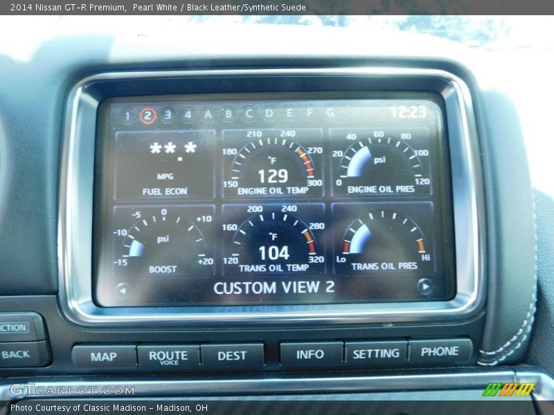 Controls of 2014 GT-R Premium