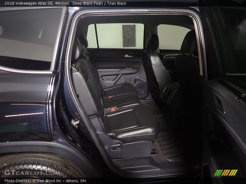 Deep Black Pearl / Titan Black 2018 Volkswagen Atlas SEL 4Motion