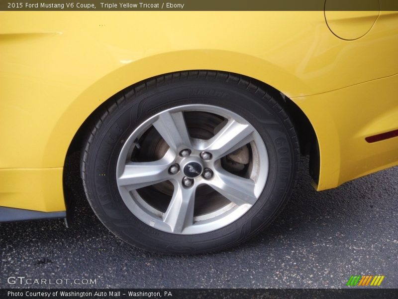 Triple Yellow Tricoat / Ebony 2015 Ford Mustang V6 Coupe