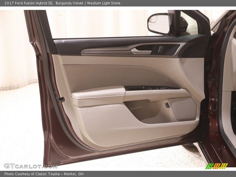 Burgundy Velvet / Medium Light Stone 2017 Ford Fusion Hybrid SE