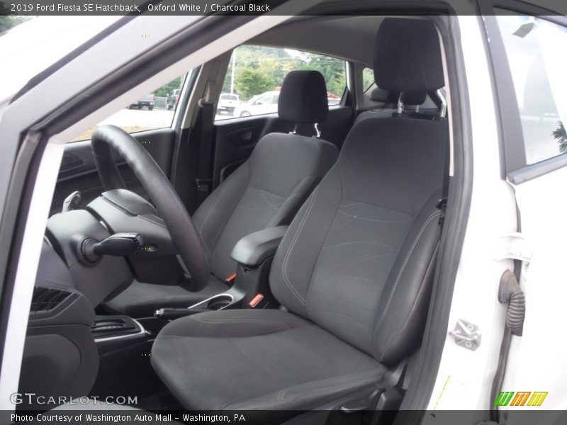 Oxford White / Charcoal Black 2019 Ford Fiesta SE Hatchback