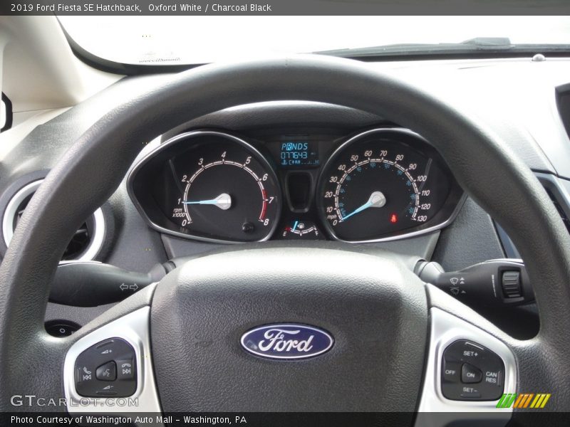 Oxford White / Charcoal Black 2019 Ford Fiesta SE Hatchback