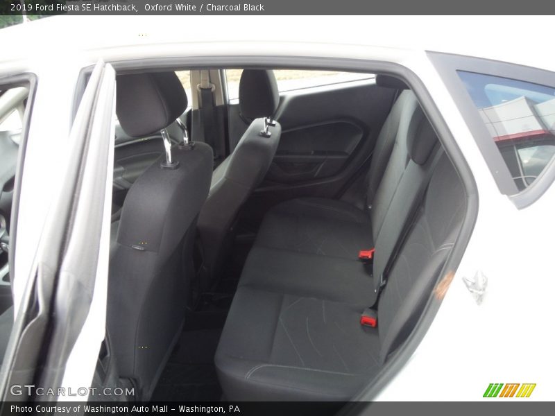 Oxford White / Charcoal Black 2019 Ford Fiesta SE Hatchback