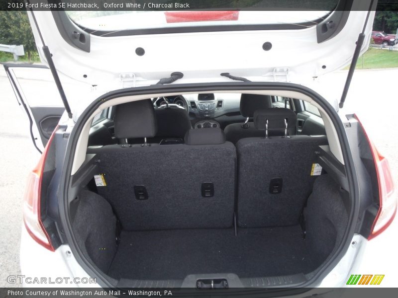 Oxford White / Charcoal Black 2019 Ford Fiesta SE Hatchback