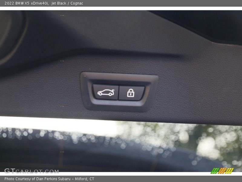 Jet Black / Cognac 2022 BMW X5 xDrive40i