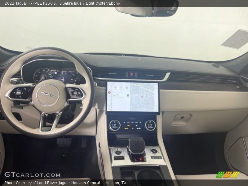 Dashboard of 2022 F-PACE P250 S