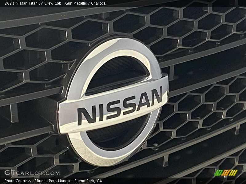  2021 Titan SV Crew Cab Logo