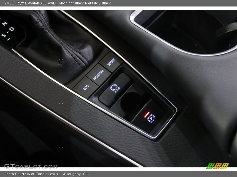 Midnight Black Metallic / Black 2021 Toyota Avalon XLE AWD