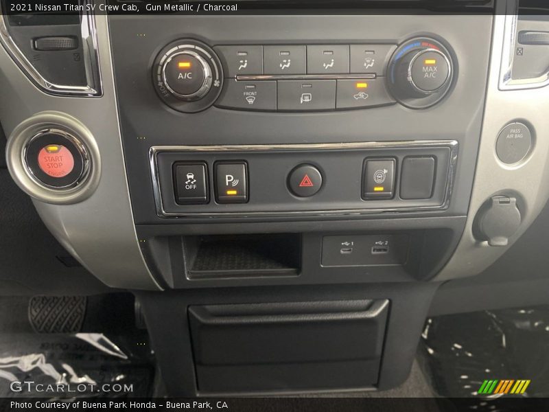 Controls of 2021 Titan SV Crew Cab