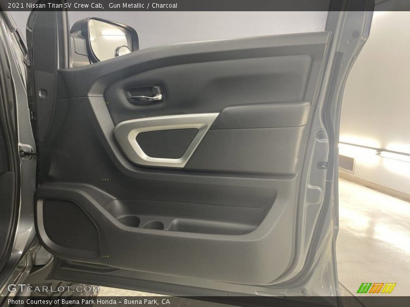 Gun Metallic / Charcoal 2021 Nissan Titan SV Crew Cab