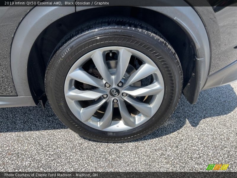 Black Obsidian / Graphite 2019 Infiniti QX50 Essential AWD