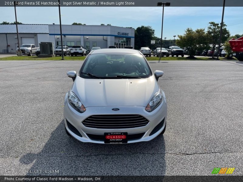 Ingot Silver Metallic / Medium Light Stone 2016 Ford Fiesta SE Hatchback