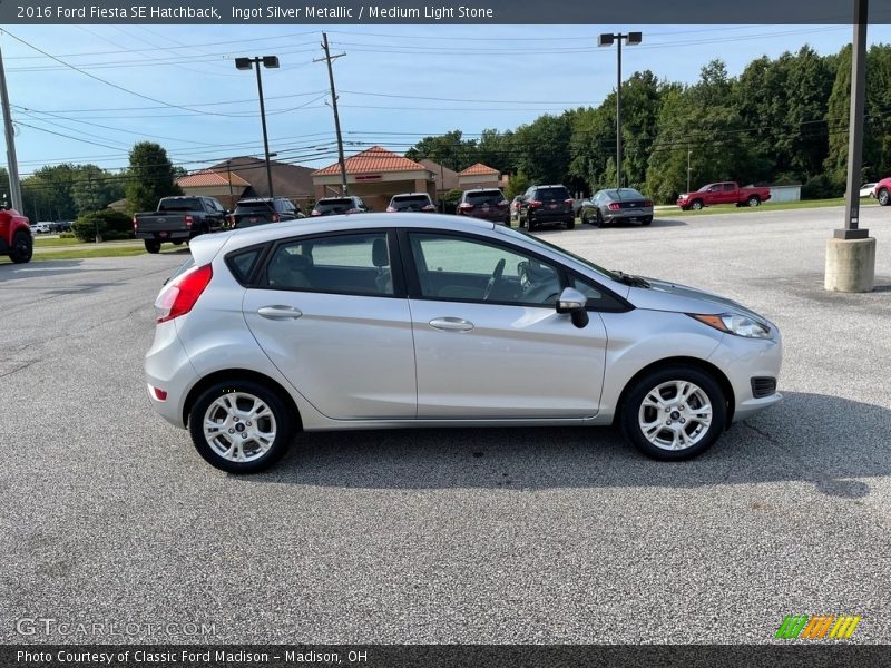 Ingot Silver Metallic / Medium Light Stone 2016 Ford Fiesta SE Hatchback