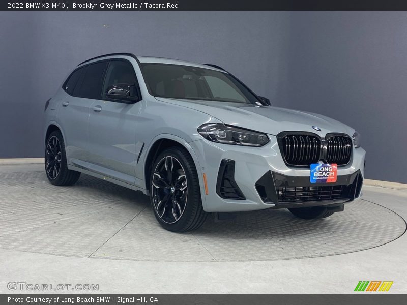 Front 3/4 View of 2022 X3 M40i