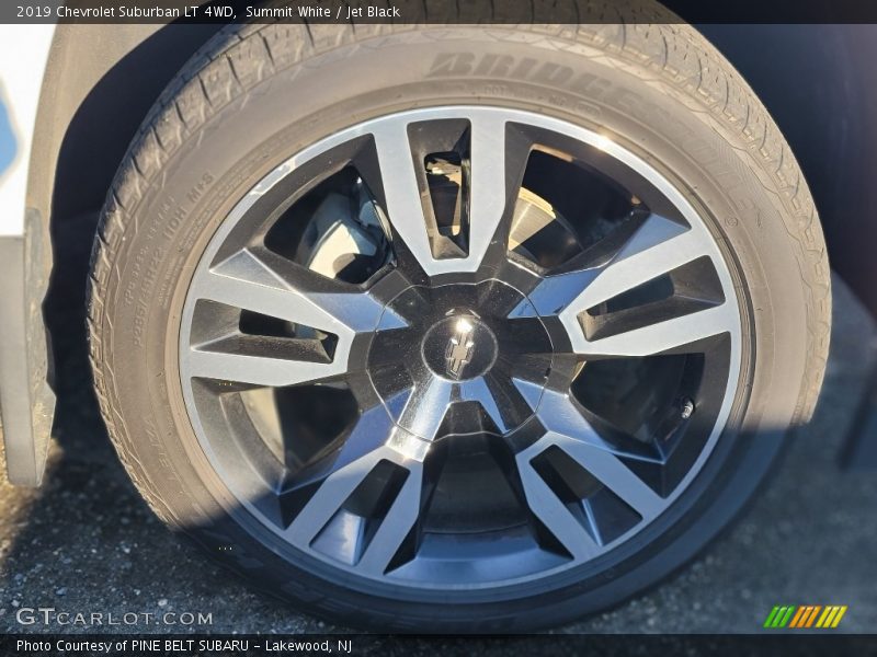 Summit White / Jet Black 2019 Chevrolet Suburban LT 4WD