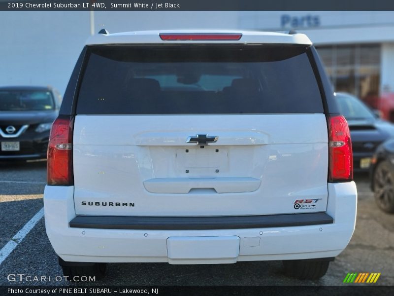 Summit White / Jet Black 2019 Chevrolet Suburban LT 4WD
