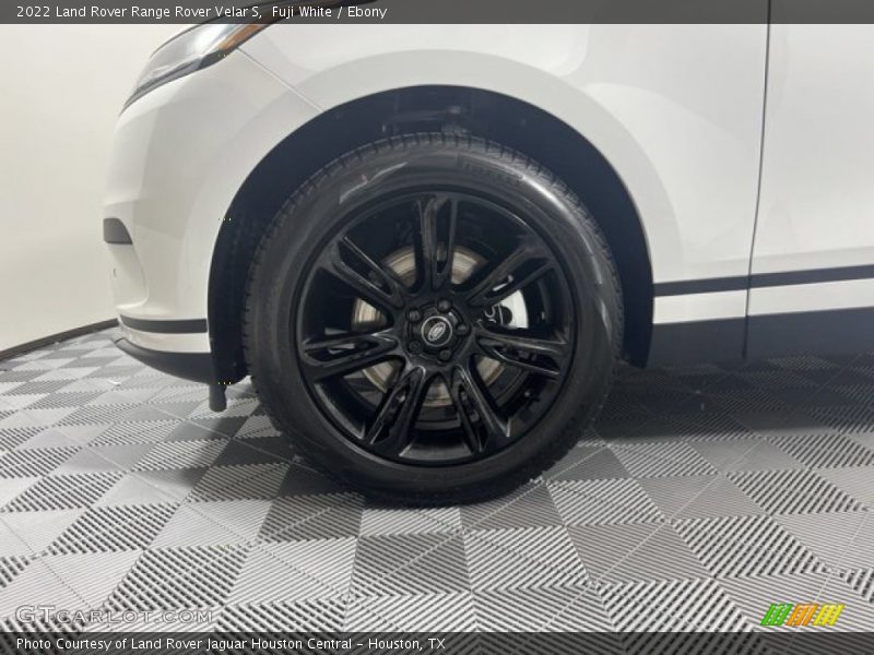 Fuji White / Ebony 2022 Land Rover Range Rover Velar S