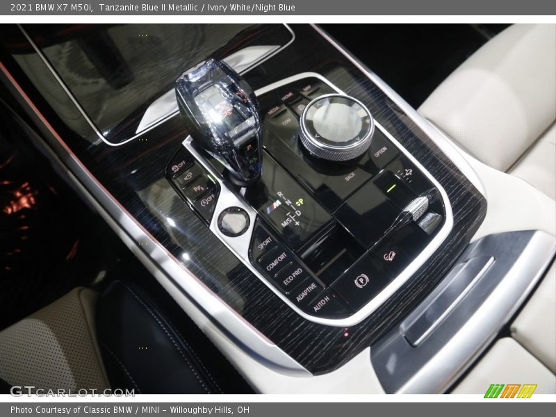  2021 X7 M50i 8 Speed Sport Automatic Shifter