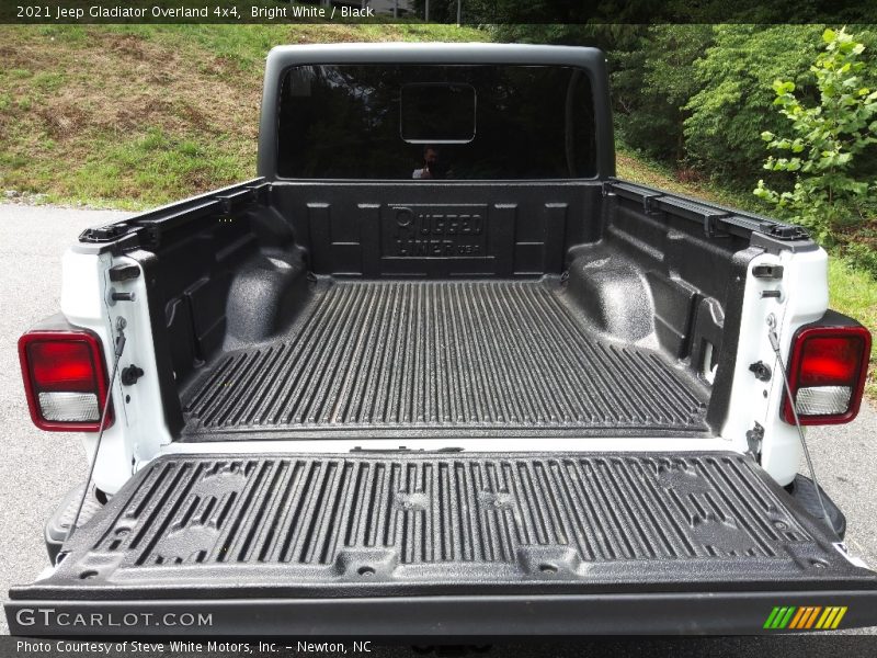 Bright White / Black 2021 Jeep Gladiator Overland 4x4