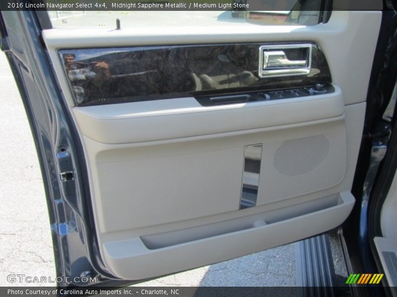 Door Panel of 2016 Navigator Select 4x4