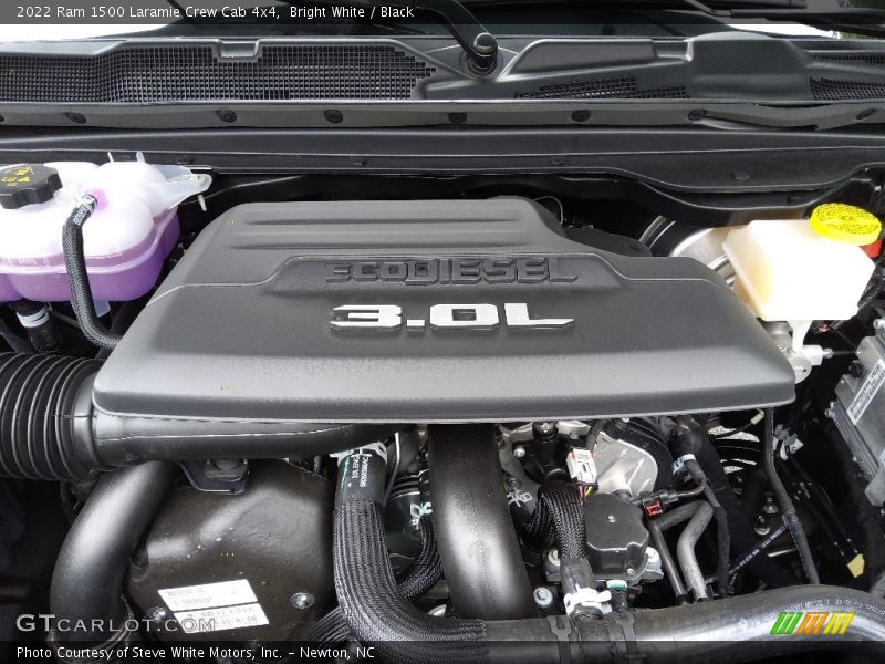Bright White / Black 2022 Ram 1500 Laramie Crew Cab 4x4