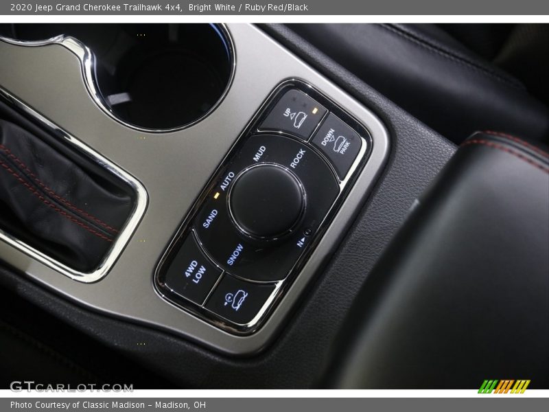 Bright White / Ruby Red/Black 2020 Jeep Grand Cherokee Trailhawk 4x4