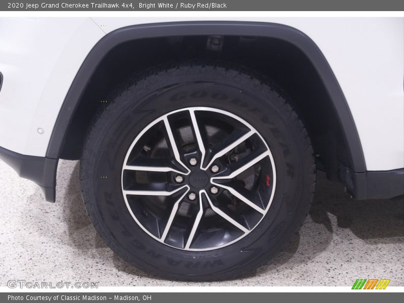 Bright White / Ruby Red/Black 2020 Jeep Grand Cherokee Trailhawk 4x4