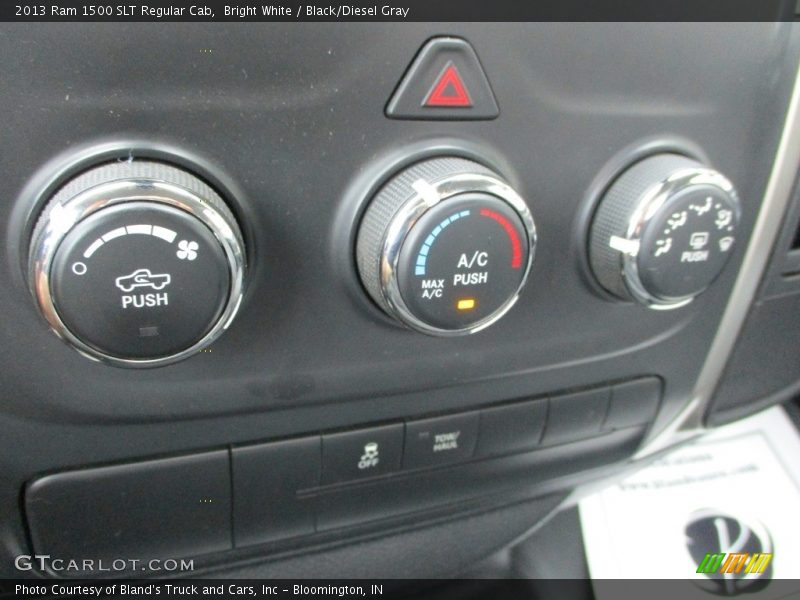 Bright White / Black/Diesel Gray 2013 Ram 1500 SLT Regular Cab
