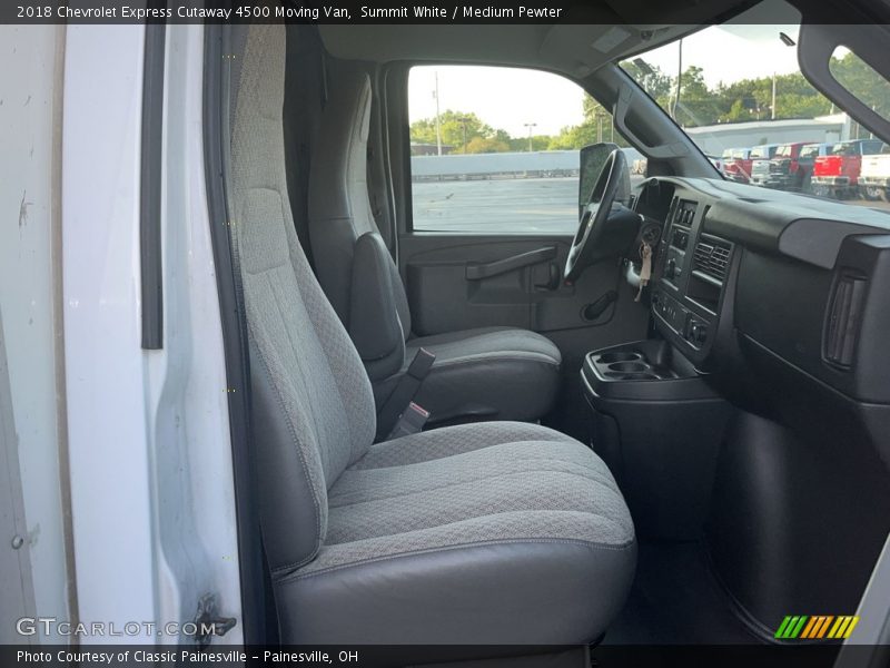 Summit White / Medium Pewter 2018 Chevrolet Express Cutaway 4500 Moving Van