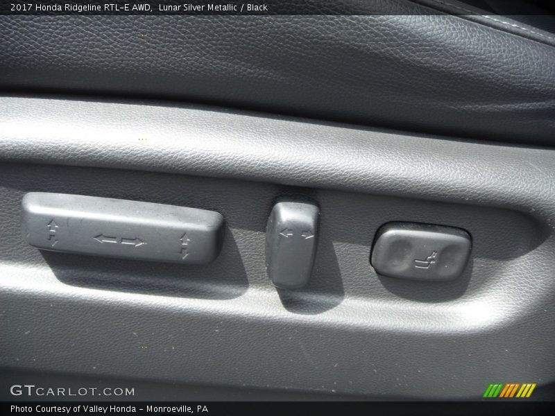 Lunar Silver Metallic / Black 2017 Honda Ridgeline RTL-E AWD