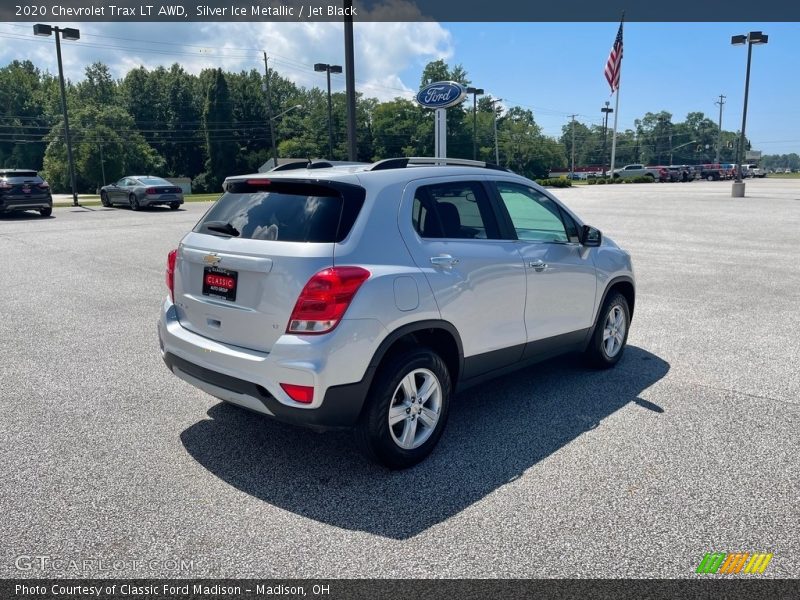Silver Ice Metallic / Jet Black 2020 Chevrolet Trax LT AWD