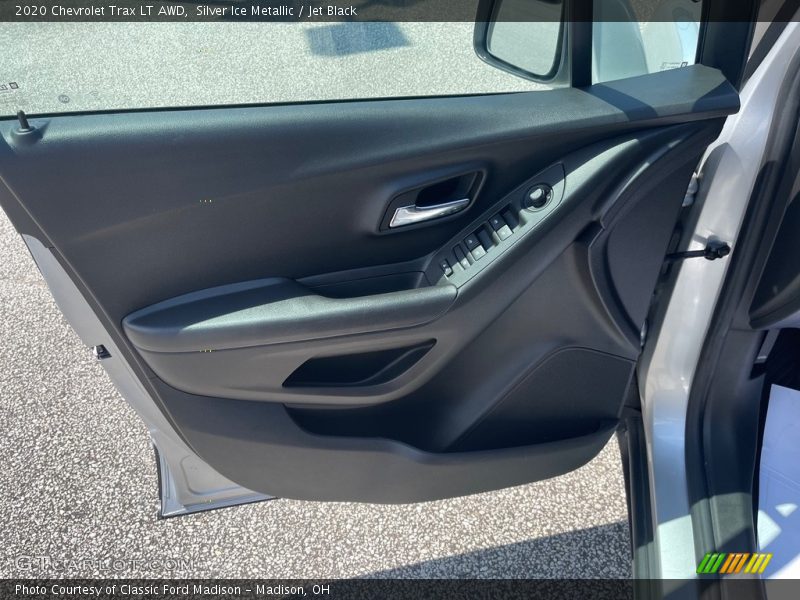 Silver Ice Metallic / Jet Black 2020 Chevrolet Trax LT AWD